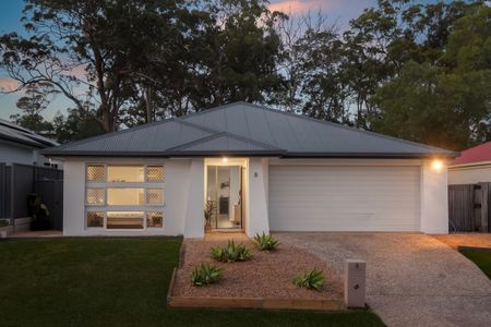 Spacious & Stylish Modern Four Bedroom Family Home - Photo 5