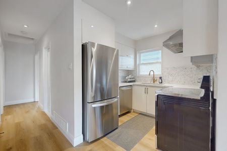 For Lease - 22 Wayne Avenue, Toronto, Ontario - Photo 3