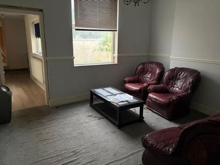 4 bedroom terraced house to rent - Photo 5