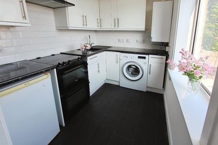2 bedroom ground floor maisonette to rent - Photo 4