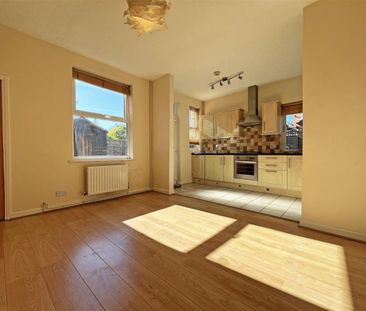 2 bedroom Semi-detached house to rent - Photo 1