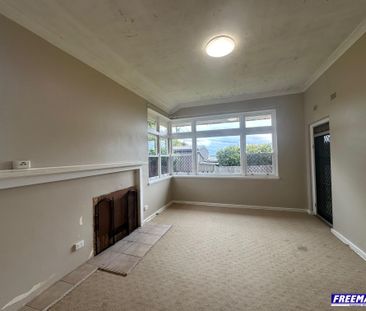 Lovely Brick Home on Corner Block – Great Shed! - Photo 2