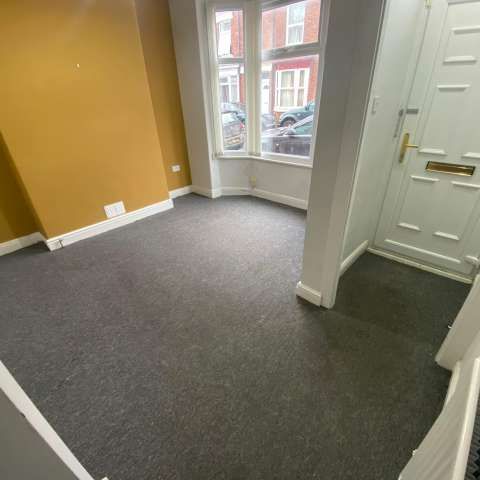 2 bed terraced house to rent in Upton Street, Middlesbrough - Photo 1