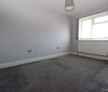 2 bedroom property to rent in Benfleet - Photo 3