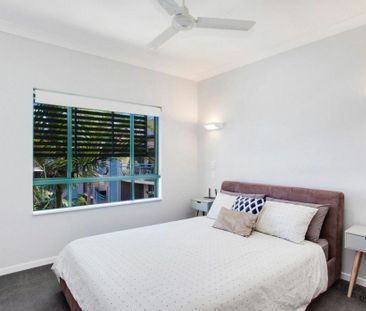 RENOVATED FURNISHED BEACHFRONT APARTMENT WITH POOL - Photo 4