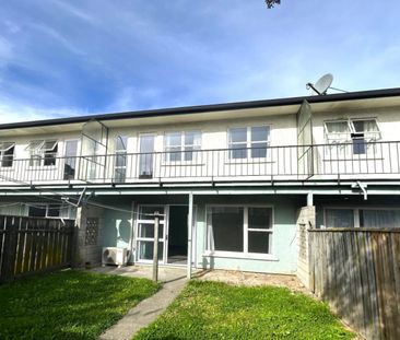 Warm 3 Bedroom Home Close to Nelson City - Photo 3
