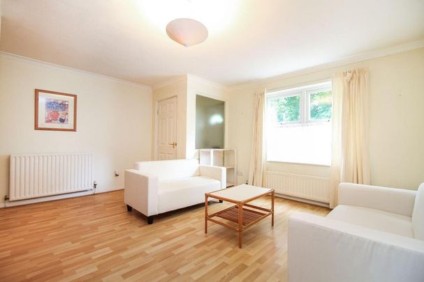 4 bedroom terraced house to rent - Photo 1