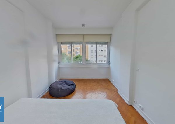 Apartamento T3 Duplex Mobilado - Av. E.U.A.