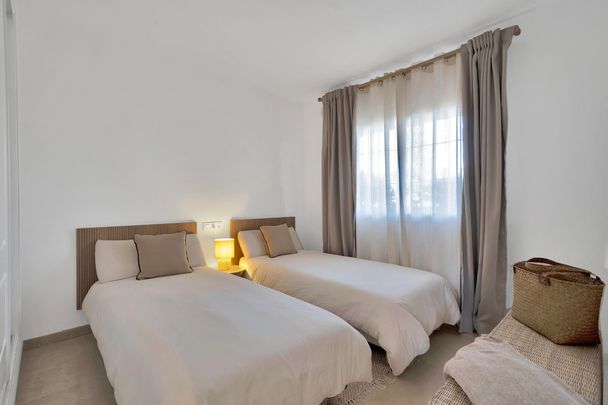Apartamento planta baja en alquiler en Marbella, Marbella - Photo 1