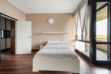 Via Giotto, Milan, Lombardy 20145 - Photo 2