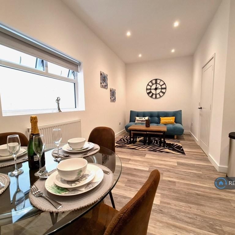 2 bedroom maisonette to rent - Photo 1