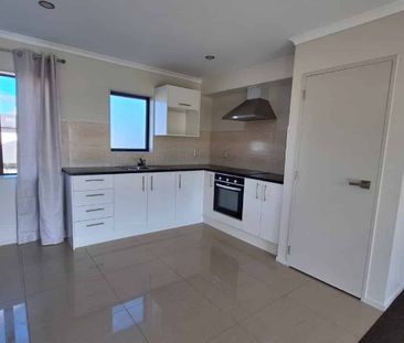 Spacious 2 bedroom Apartment - Photo 2