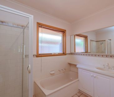 Comfortable Family Living - Photo 4