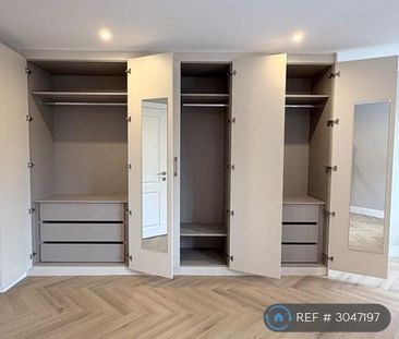 3 bedroom flat to rent - Photo 6