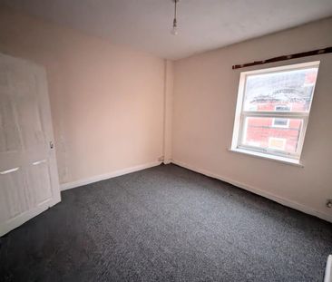 2 Beds - End of terrace house - - Photo 6