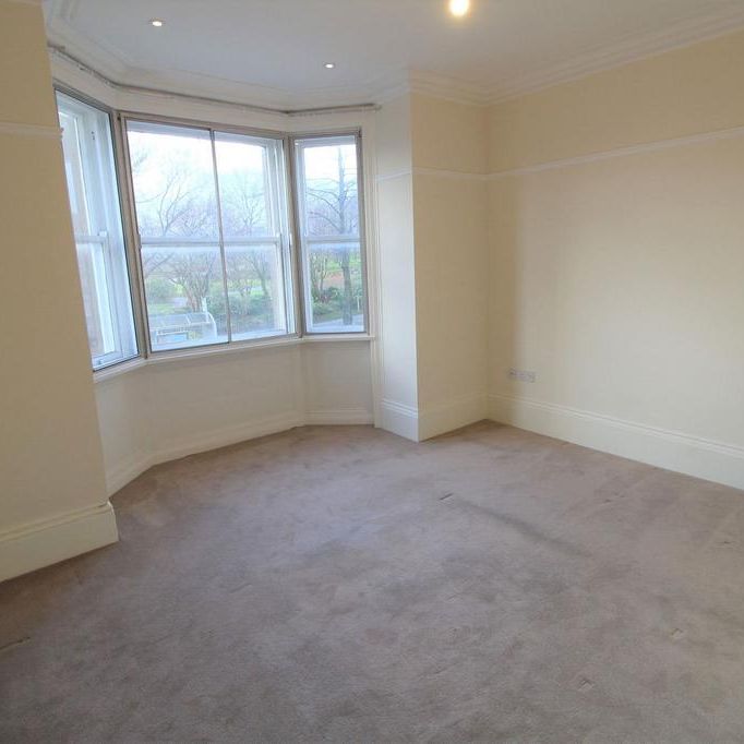 3 bedroom semi-detached bungalow to rent - Photo 1