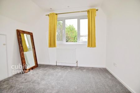 2 bedroom end of terrace house to rent - Photo 4
