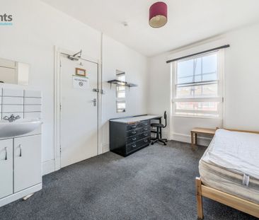 house share to rent - Photo 2