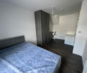 5 bedroom terraced house to rent - Photo 4