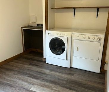 2 bedroom + den on Gordon Dr - Photo 6