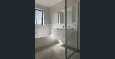 Super Spacious 2 bedroom town home ! - Photo 4