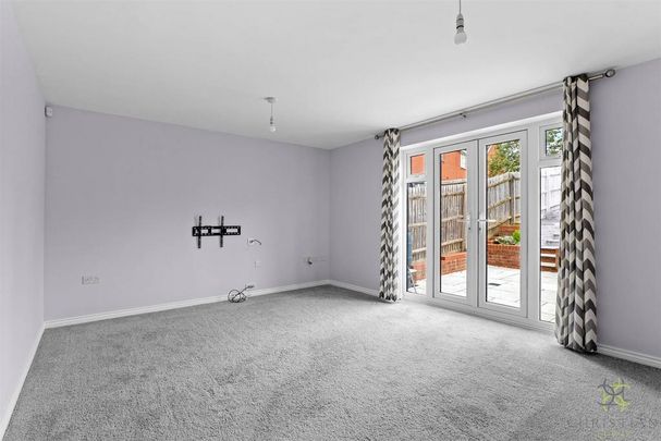 3 bedroom semi-detached house to rent - Photo 1