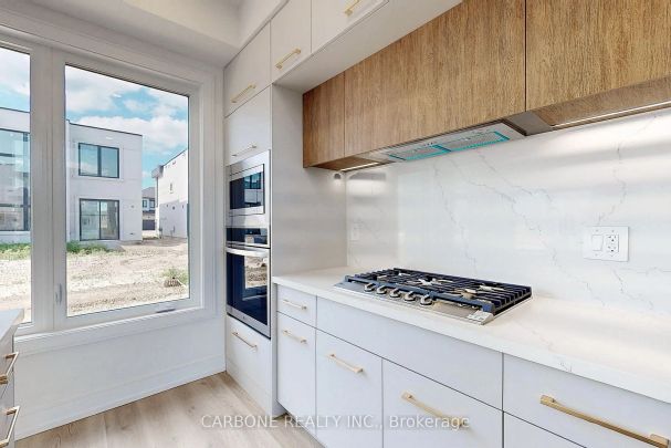 Detached Home For Lease | S9055434 - Photo 1