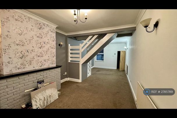 2 bedroom terraced house to rent - Photo 1