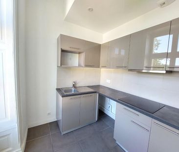 location Appartement T4 DE 96.99m² À POITIERS - Photo 3