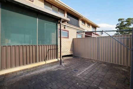 Low-Maintenance Townhouse in Prime Location - Photo 3