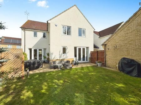 4 bedroom link detached house to rent - Photo 3