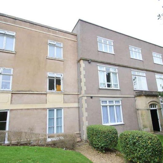 Royal Crescent, BS23 - Photo 1