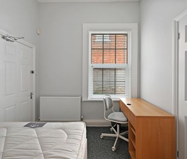 6 Bed Student Accommodation - Photo 5