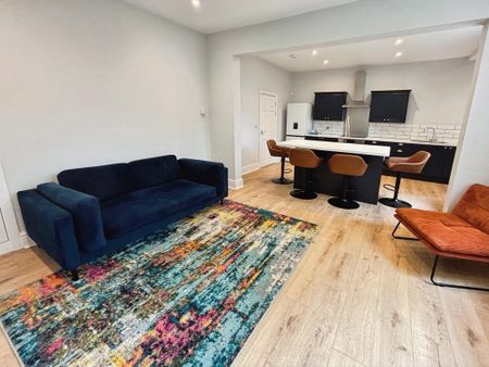 2 bedroom flat to rent - Photo 2