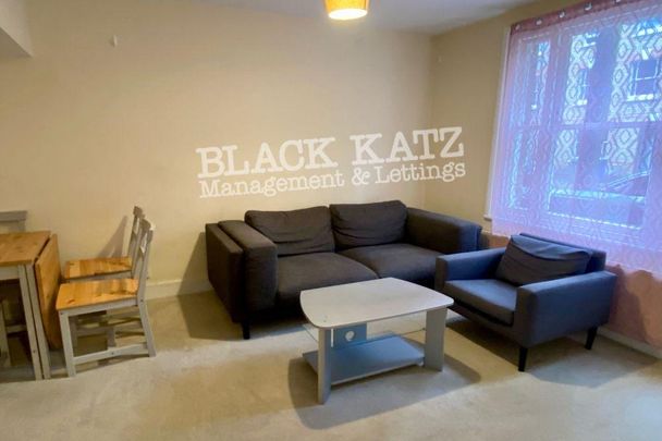 4 bedroom terraced house to rent - Photo 1