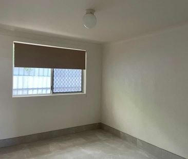 Low-Maintenance Unit | Walk to Shops & Transport | Built-In Robes |... - Photo 5