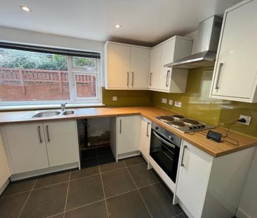 3 bedroom terraced house to rent - Photo 4