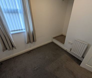 2 Bed Terraced House, Yelverton Road, CH42 - Photo 4