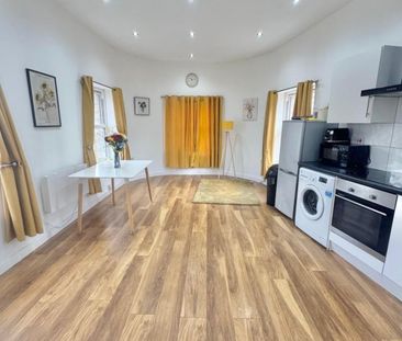17 Wellington Road, WF13 - Photo 1