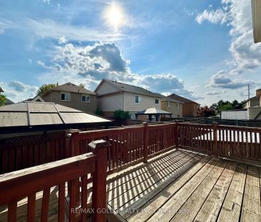 Detached Home For Lease | W9053645 - Photo 3