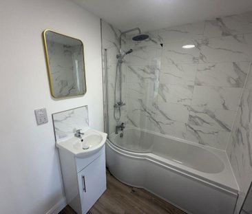 1 bedroom in a house share to rent - Photo 6