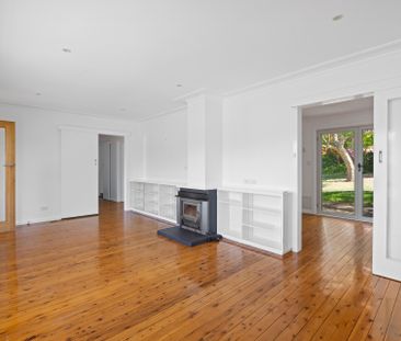 Charming Family Home In Prime East Albury Location - Photo 3