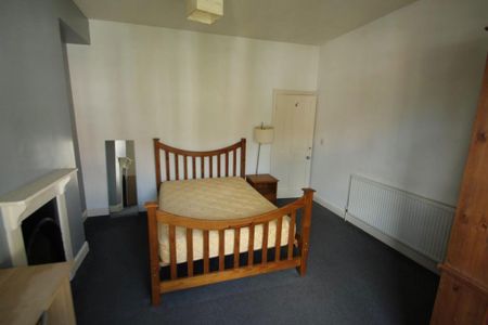 4 bedroom terraced house to rent - Photo 4