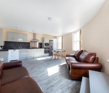 4 bedroom apartment to rent - Photo 2