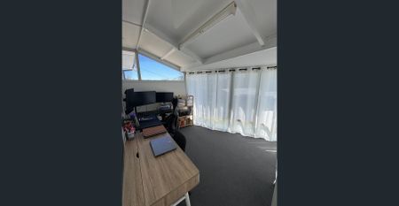 Freshly Updated Family Home in the Heart of Whitebridge - Photo 3