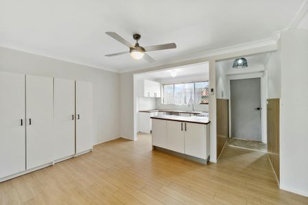 Freshly Renovated Townhouse - Photo 3