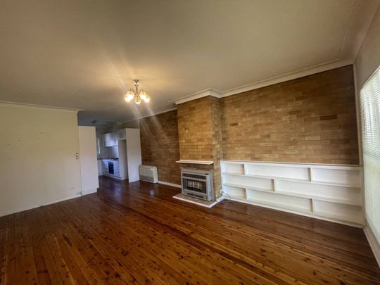 Two-bedroom unit situated just minutes from Dean Street. - Photo 1