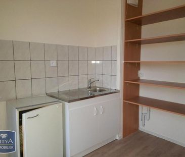 Location Appartement 1 pièce 31m² ANGERS 49000 - Photo 2