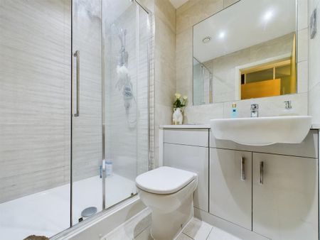 2 bedroom flat to rent - Photo 5