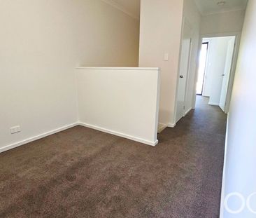 Open The Door to Convenient, Modern Living in Munno Para - Photo 2